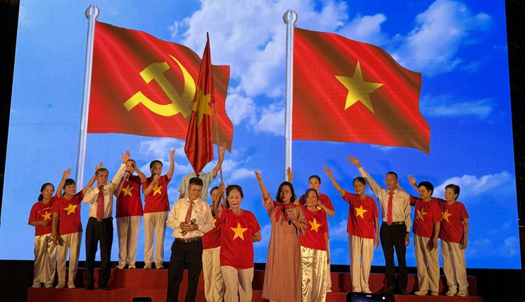 Chương trình Liên hoan Văn nghệ chào mừng 80 năm Cách mạng Tháng Tám và Quốc khánh 2/9- Ảnh 6.