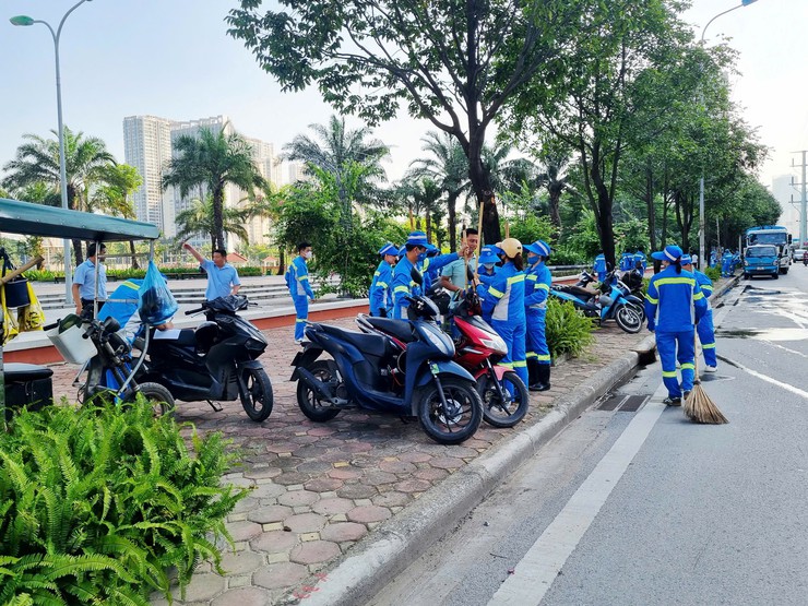 Phường Đại Mỗ ra quân đảm bảo vệ sinh môi trường, trật tự văn minh đô thị- Ảnh 5.