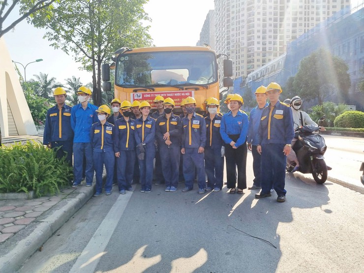 Phường Đại Mỗ ra quân đảm bảo vệ sinh môi trường, trật tự văn minh đô thị- Ảnh 6.