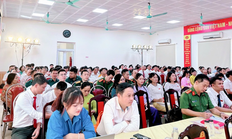Đại hội Đảng bộ xã Nam Phù lần thứ I, nhiệm kỳ 2025-2030: Lời cam kết mạnh mẽ về sự đổi mới toàn diện, đồng bộ và thực chất- Ảnh 22.