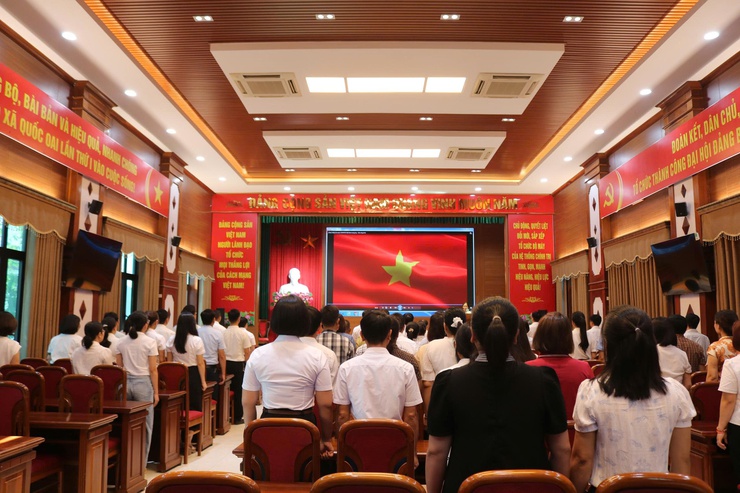 Quốc Oai trang trọng tổ chức Lễ chào cờ đầu tuần tháng 8/2025- Ảnh 2.