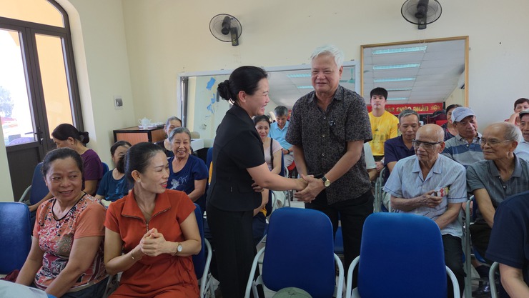 Đảng ủy phường Xuân Phương tăng cường công tác lãnh đạo cơ sở qua hoạt động dự sinh hoạt chi bộ tháng 8/2025- Ảnh 7.