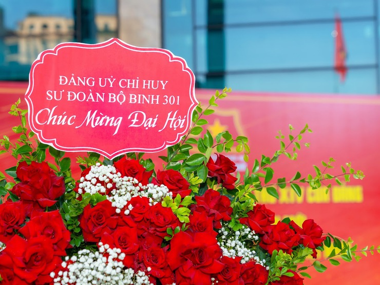 Đại hội đại biểu Đảng bộ Phường Ô Chợ Dừa lần thứ I, nhiệm kỳ 2025 - 2030 : Những hình ảnh đáng nhớ- Ảnh 1.