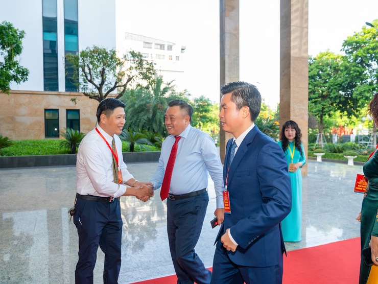 Đại hội đại biểu Đảng bộ Phường Ô Chợ Dừa lần thứ I, nhiệm kỳ 2025 - 2030 : Những hình ảnh đáng nhớ- Ảnh 4.