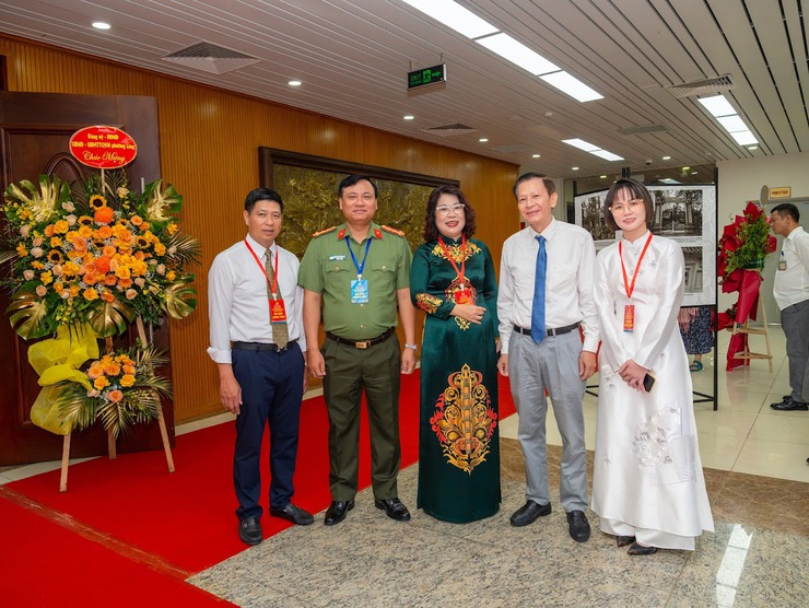 Đại hội đại biểu Đảng bộ Phường Ô Chợ Dừa lần thứ I, nhiệm kỳ 2025 - 2030 : Những hình ảnh đáng nhớ- Ảnh 14.