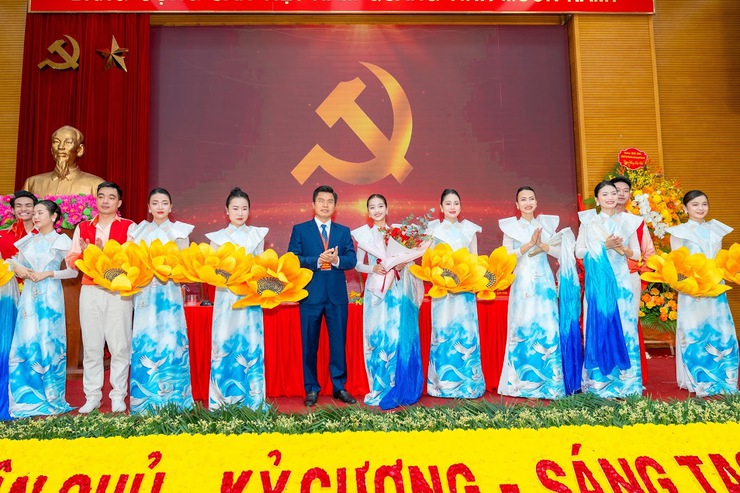 Đại hội đại biểu Đảng bộ Phường Ô Chợ Dừa lần thứ I, nhiệm kỳ 2025 - 2030 : Những hình ảnh đáng nhớ- Ảnh 17.