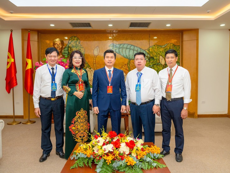 Đại hội đại biểu Đảng bộ Phường Ô Chợ Dừa lần thứ I, nhiệm kỳ 2025 - 2030 : Những hình ảnh đáng nhớ- Ảnh 6.