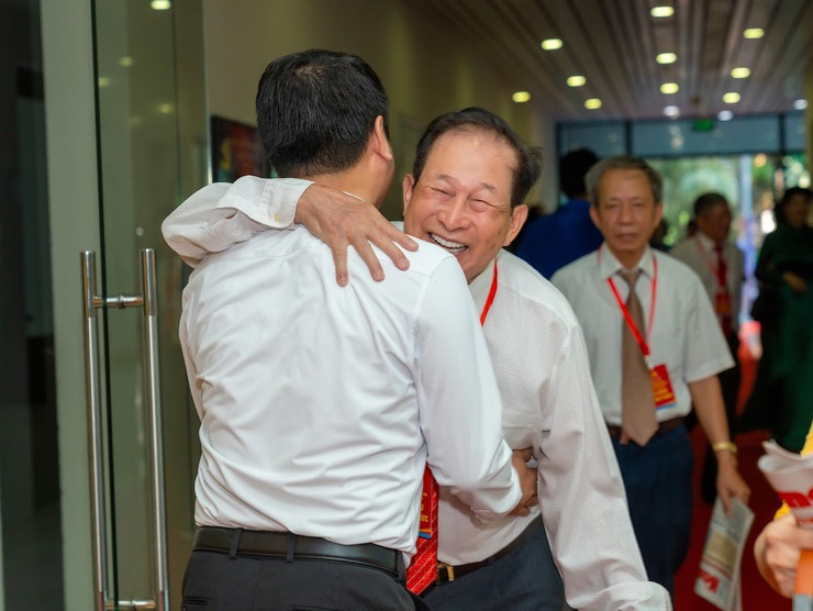 Đại hội đại biểu Đảng bộ Phường Ô Chợ Dừa lần thứ I, nhiệm kỳ 2025 - 2030 : Những hình ảnh đáng nhớ- Ảnh 8.