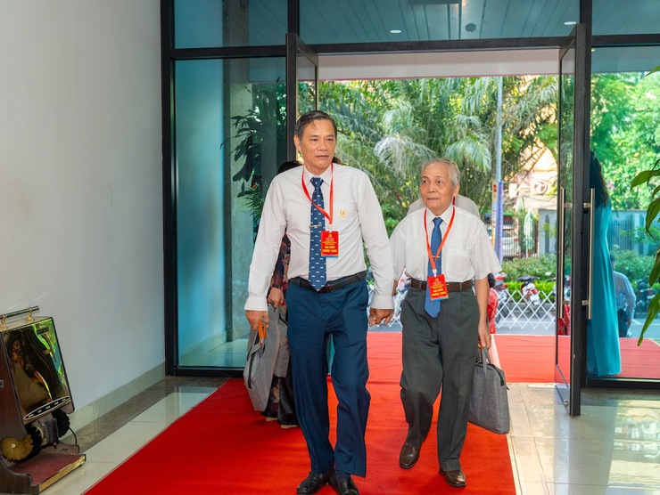 Đại hội đại biểu Đảng bộ Phường Ô Chợ Dừa lần thứ I, nhiệm kỳ 2025 - 2030 : Những hình ảnh đáng nhớ- Ảnh 9.
