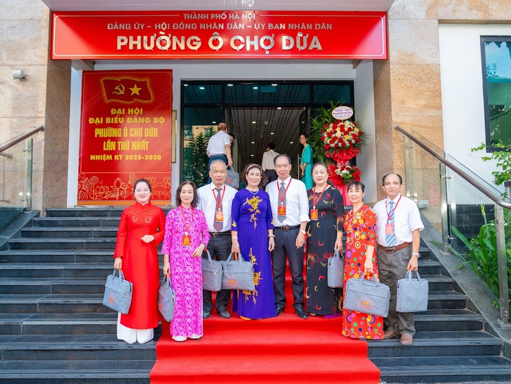 Đại hội đại biểu Đảng bộ Phường Ô Chợ Dừa lần thứ I, nhiệm kỳ 2025 - 2030 : Những hình ảnh đáng nhớ- Ảnh 12.