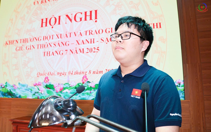 Quốc Oai khen thưởng đột xuất học sinh đạt thành tích đạt huy chương Bạc Olympic toán học Quốc tế và công dân tham gia trấn áp tội phạm; trao giải cuộc thi “Giữ gìn thôn sáng, xanh, sạch đẹp, an toàn”.- Ảnh 3.