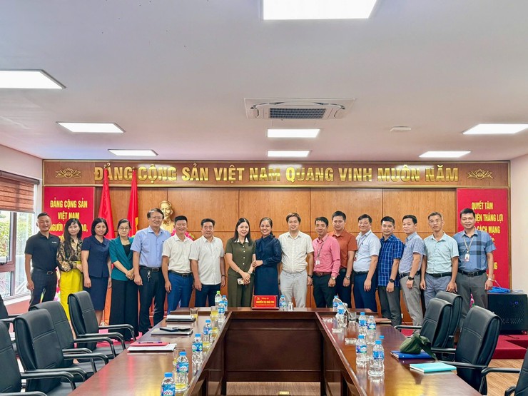 Phường Đại Mỗ đẩy nhanh tiến độ thực hiện Chuyển đổi số trên địa bàn phường
- Ảnh 1.