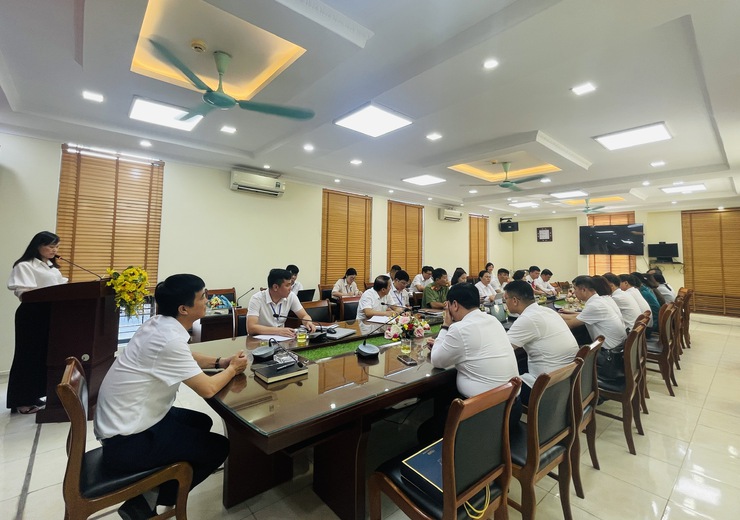 Xã Thiên Lộc tổ chức Hội nghị công bố và trao các Quyết định về công tác cán bộ đối với Ban Quản lý dự án đầu tư - Hạ tầng và Trạm Y tế xã Thiên Lộc- Ảnh 2.