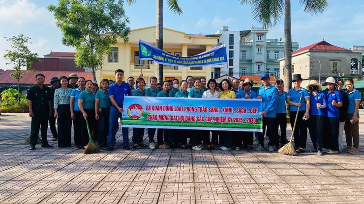 UBND xã Phượng Dực phát động ra quân tổng vệ sinh môi trường chào mừng các ngày lễ lớn- Ảnh 5.