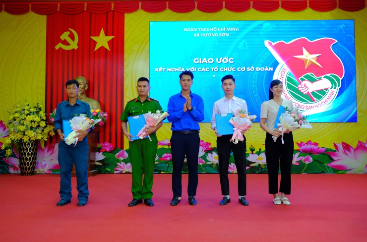 Đoàn thanh niên Hương Sơn: Gắn kết, sẻ chia và cống hiến trong mùa hè 2025- Ảnh 4.