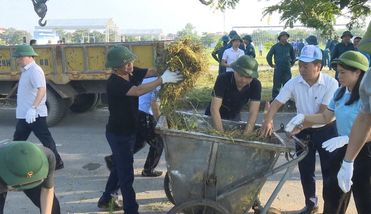SÓC SƠN PHÁT ĐỘNG PHONG TRÀO VỆ SINH MÔI TRƯỜNG “SÁNG, XANH, SẠCH, ĐẸP”.- Ảnh 3.