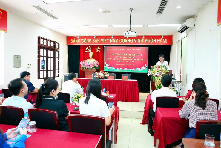 HĐND – UBND – ỦY BAN MTTQ VIỆT NAM PHƯỜNG LÁNG KÝ KẾT CHƯƠNG TRÌNH PHỐI HỢP CÔNG TÁC NHIỆM KỲ 2021 –2026- Ảnh 2.