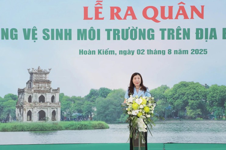 Phường Hoàn Kiếm ra quân tổng vệ sinh môi trường- Ảnh 7.