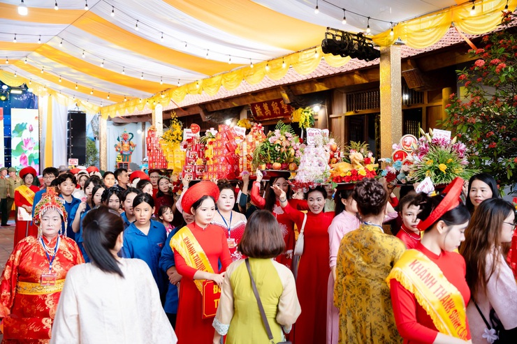 Lễ khánh thành công trình tu bổ, tôn tạo Đình Hạ; đón nhận Bằng làng nghề giày da truyền thống thôn Giẽ Hạ 2025

- Ảnh 2.