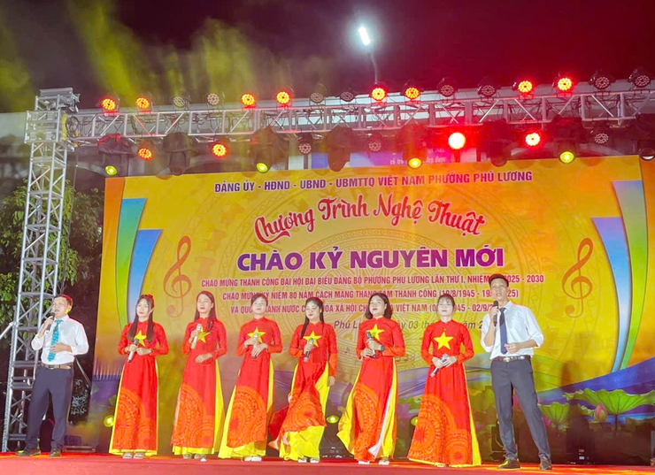 Hội diễn văn nghệ chào mừng thành công Đại hội Đảng bộ phường Phú Lương lần thứ I- Ảnh 8.
