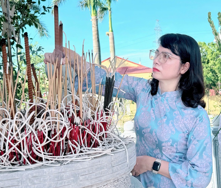 Dâng hương tại các tiền bối cách mạng, Anh hùng liệt sĩ trước thềm Đại hội Đảng bộ xã Nam Phù lần thứ I, nhiệm kỳ 2025-2030- Ảnh 9.
