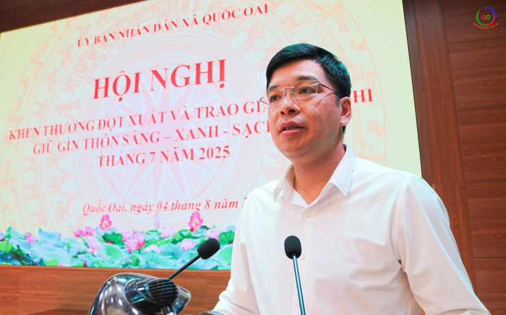 Quốc Oai khen thưởng đột xuất học sinh đạt thành tích đạt huy chương Bạc Olympic toán học Quốc tế và công dân tham gia trấn áp tội phạm; trao giải cuộc thi “Giữ gìn thôn sáng, xanh, sạch đẹp, an toàn”.- Ảnh 9.