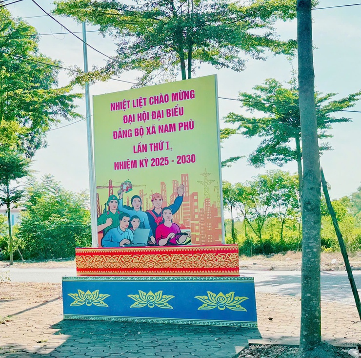 Xã Nam Phù: Cờ hoa rực rỡ, lòng người náo nức hướng về ngày hội lớn- Ảnh 3.