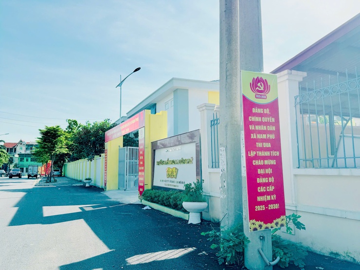 Xã Nam Phù: Cờ hoa rực rỡ, lòng người náo nức hướng về ngày hội lớn- Ảnh 4.
