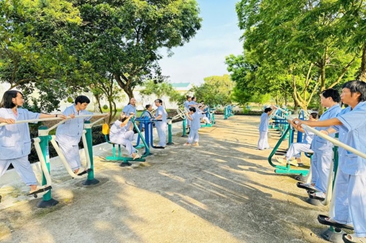Tập thể dục buổi sáng – Liều thuốc không kê đơn nhưng đầy hiệu nghiệm- Ảnh 1.