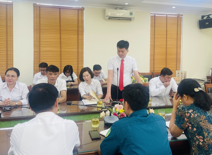 Xã Thiên Lộc tổ chức Hội nghị công bố và trao các Quyết định về công tác cán bộ đối với Ban Quản lý dự án đầu tư - Hạ tầng và Trạm Y tế xã Thiên Lộc- Ảnh 7.