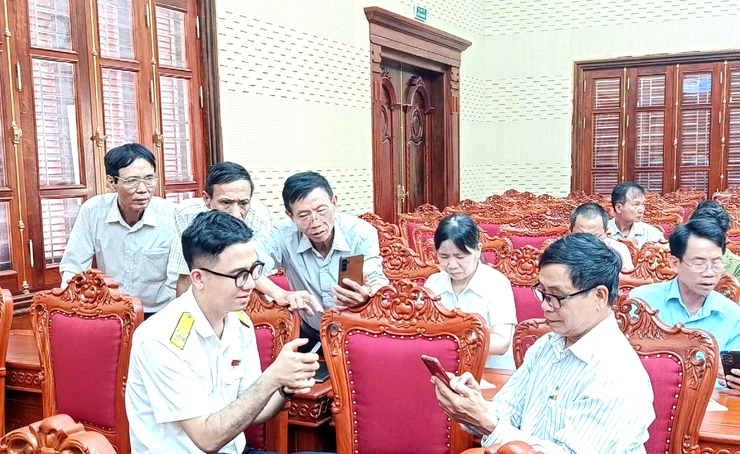 Xã Thạch Thất tổ chức hội nghị tập huấn cài đặt và hướng dẫn nộp thuế qua ứng dụng Etax Mobile năm 2025- Ảnh 5.