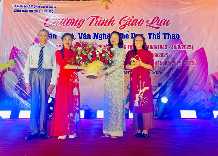 Cụm dân cư số 1 Hạ Mỗ tưng bừng các hoạt động giao lưu văn hóa, văn nghệ, thể dục thể thao và khuyến học khuyến tài- Ảnh 1.