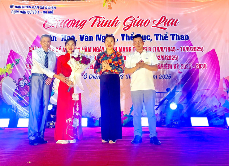 Cụm dân cư số 1 Hạ Mỗ tưng bừng các hoạt động giao lưu văn hóa, văn nghệ, thể dục thể thao và khuyến học khuyến tài- Ảnh 2.