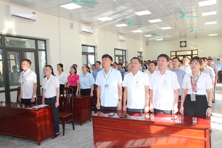 LỄ CHÀO CỜ VÀ SINH HOẠT CHÍNH TRỊ DƯỚI CỜ THÁNG 8.2025- Ảnh 2.