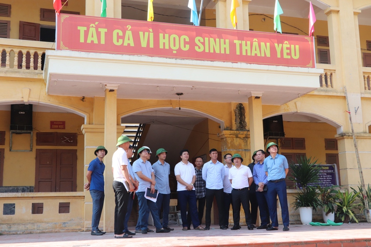 Chủ tịch UBND xã Bất Bạt kiểm tra các công trình xây dựng cơ bản trên địa bàn xã- Ảnh 1.