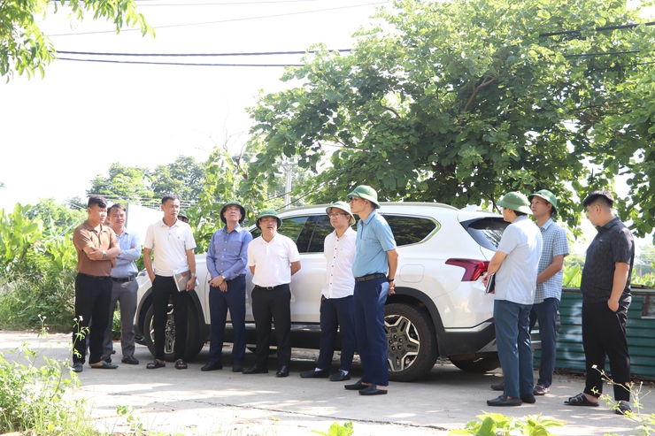 Chủ tịch UBND xã Bất Bạt kiểm tra các công trình xây dựng cơ bản trên địa bàn xã- Ảnh 2.