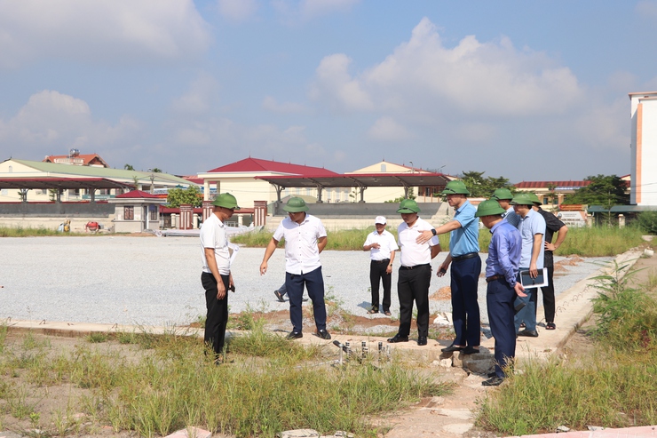 Chủ tịch UBND xã Bất Bạt kiểm tra các công trình xây dựng cơ bản trên địa bàn xã- Ảnh 9.