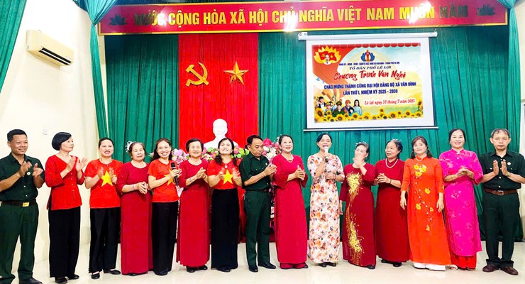 Vân Đình, sôi nổi các chương trình văn nghệ chào mừng Đại hội Đảng bộ xã lần thứ I, nhiệm kỳ 2025 - 2030- Ảnh 8.