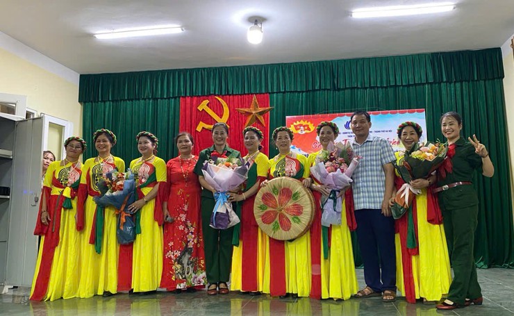 Vân Đình, sôi nổi các chương trình văn nghệ chào mừng Đại hội Đảng bộ xã lần thứ I, nhiệm kỳ 2025 - 2030- Ảnh 7.