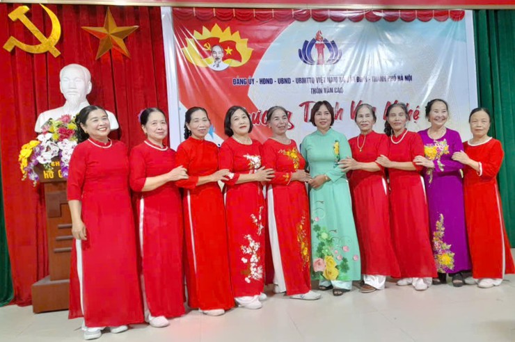Vân Đình, sôi nổi các chương trình văn nghệ chào mừng Đại hội Đảng bộ xã lần thứ I, nhiệm kỳ 2025 - 2030- Ảnh 10.