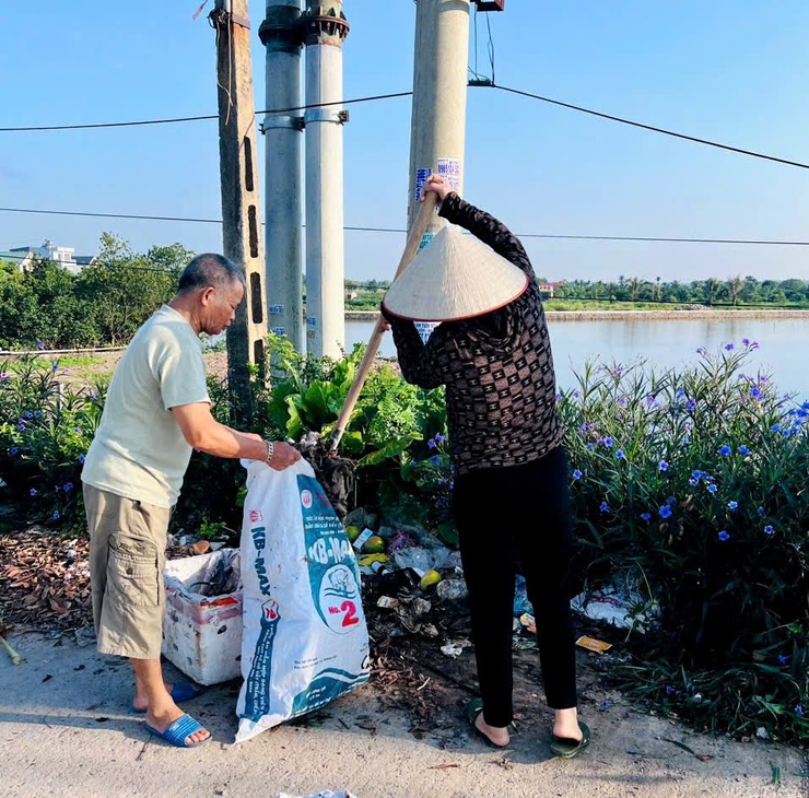 UBND xã Phượng Dực phát động ra quân tổng vệ sinh môi trường chào mừng các ngày lễ lớn- Ảnh 3.