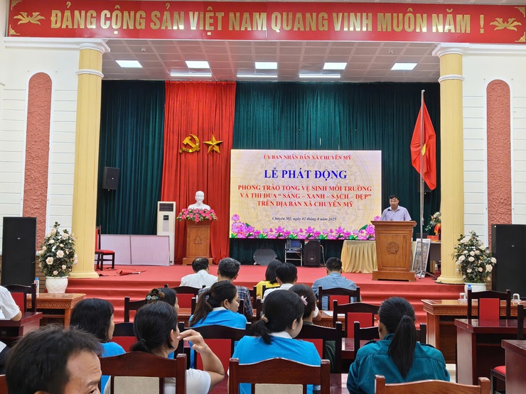 Chuyên Mỹ: Tổ chức lễ phát động phong trào tổng vệ sinh môi trường và thi đua " Sáng- xanh- sạch- đẹp"- Ảnh 1.
