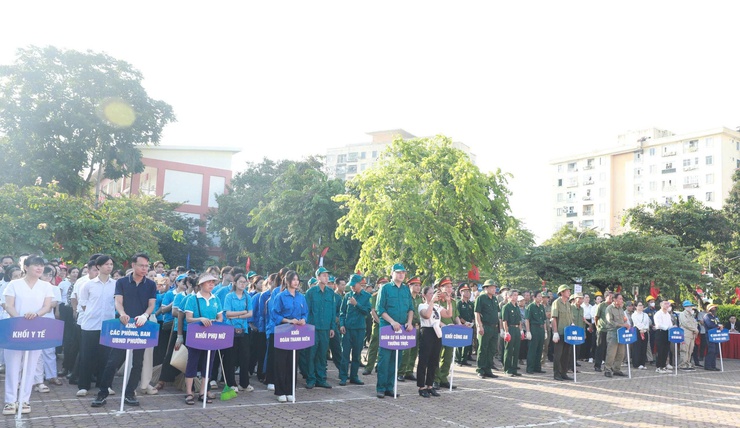PHƯỜNG HOÀNG MAI TỔ CHỨC LỄ RA QUÂN TỔNG VỆ SINH MÔI TRƯỜNG- Ảnh 4.