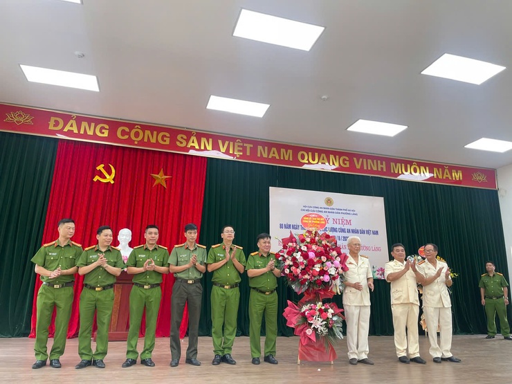 KỶ NIỆM 80 NĂM NGÀY TRUYỀN THỐNG CAND VIỆT NAM VÀ RA MẮT CHI HỘI CỰU CAND PHƯƠNG LÁNG- Ảnh 8.