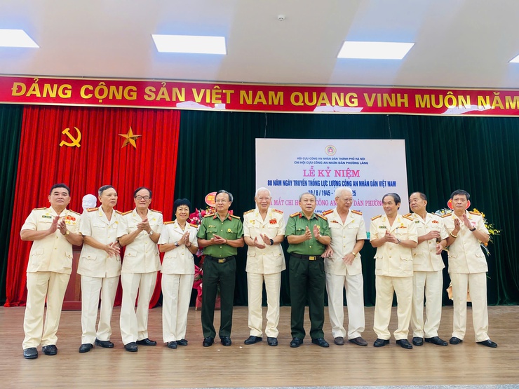 KỶ NIỆM 80 NĂM NGÀY TRUYỀN THỐNG CAND VIỆT NAM VÀ RA MẮT CHI HỘI CỰU CAND PHƯƠNG LÁNG- Ảnh 4.