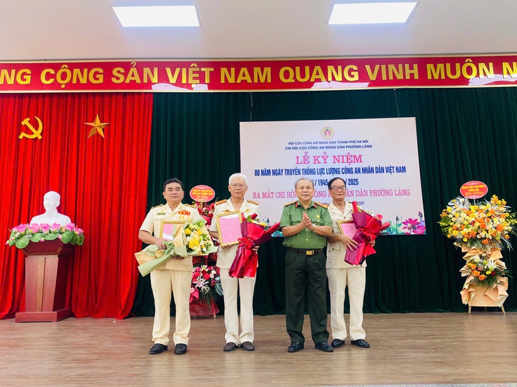 KỶ NIỆM 80 NĂM NGÀY TRUYỀN THỐNG CAND VIỆT NAM VÀ RA MẮT CHI HỘI CỰU CAND PHƯƠNG LÁNG- Ảnh 3.