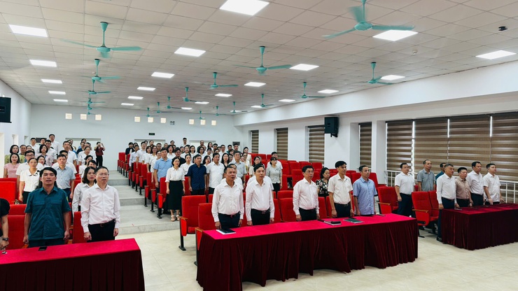Trang nghiêm Lễ chào cờ và sinh hoạt dưới cờ tháng 8/2025 của phường Xuân Phương- Ảnh 2.