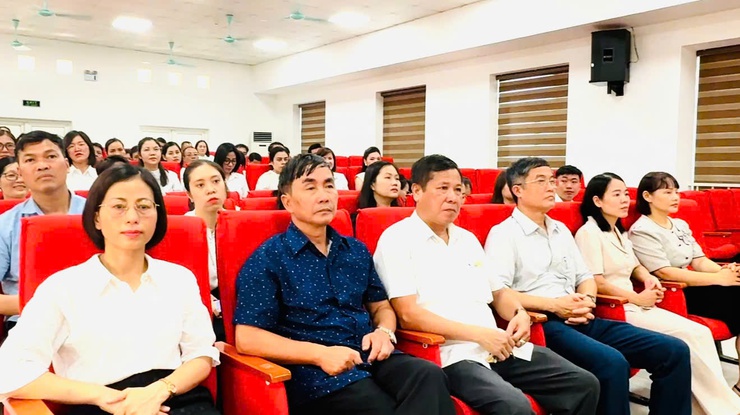Trang nghiêm Lễ chào cờ và sinh hoạt dưới cờ tháng 8/2025 của phường Xuân Phương- Ảnh 6.