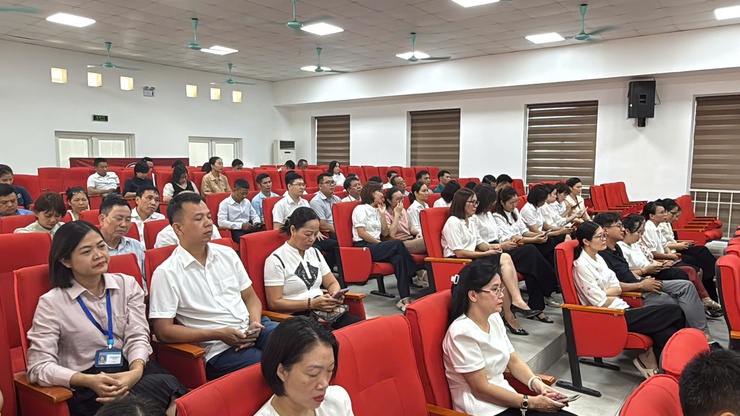 Trang nghiêm Lễ chào cờ và sinh hoạt dưới cờ tháng 8/2025 của phường Xuân Phương- Ảnh 4.
