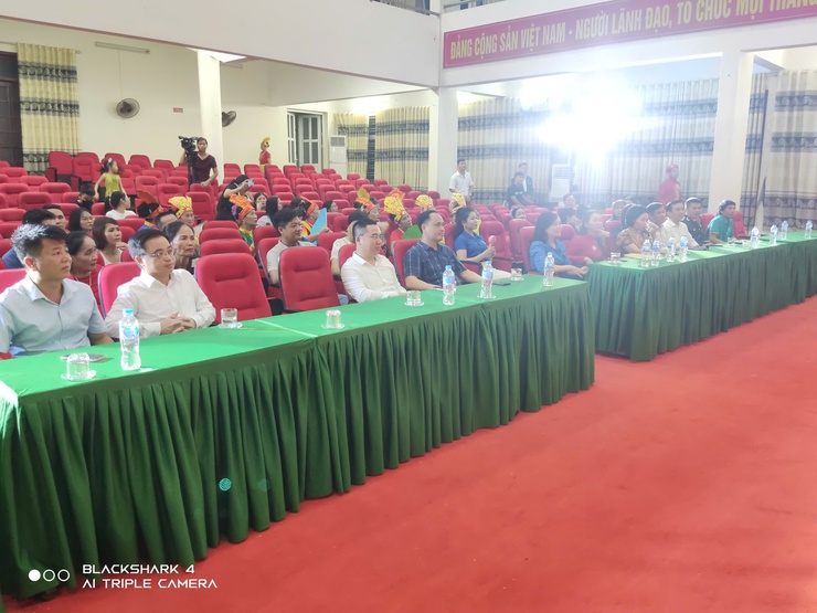 Đêm liên hoan văn nghệ chào mừng thành công Đại hội Đại biểu Đảng bộ xã Phú Xuyên lần thứ nhất, nhiệm kỳ 2025 - 2030- Ảnh 3.